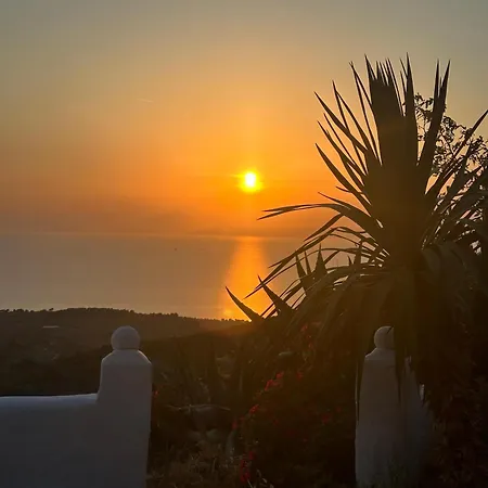 Varias Art House Apartman *