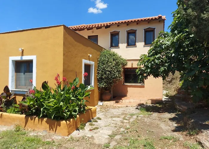 Varias Art House Apartment *